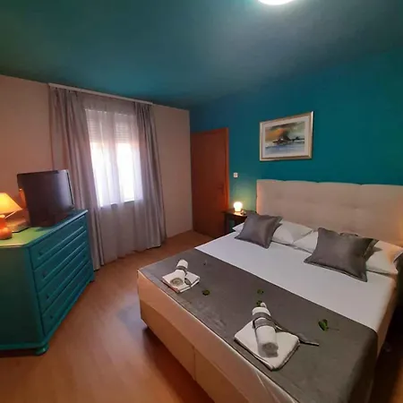 Apartment In - Insel Brac 6052
